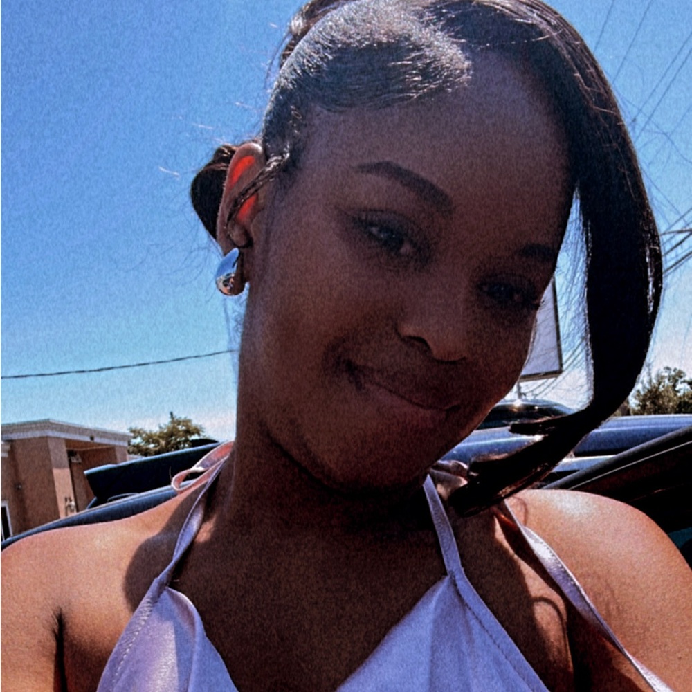 Meet your Posher, Greer